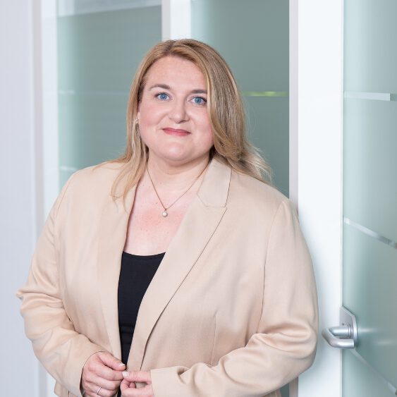Sandra Adler – Geschäftsführerin FinanzierungsDesign Sandra Adler, Geschäftsführerin von FinanzierungsDesign Sindelfingen